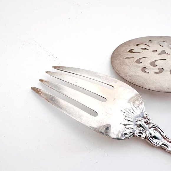 GORHAM STERLING SILVER CHANTILLY SERVING FORK TOMATO SERVER LEMON FORK - Picture 8 of 9